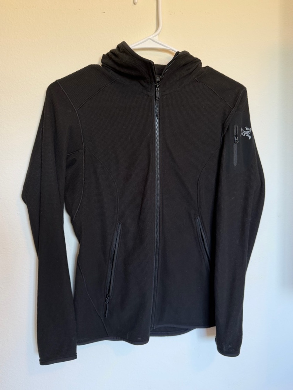 Arc’teryx Black full zip base layer